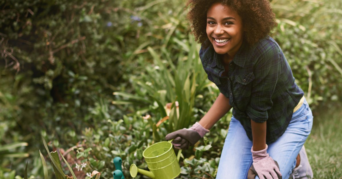 How to Create a Wildlife-Friendly Garden: Easy Tips to Attract Birds, Bees & Butterflies How to Create a Wildlife-Friendly Garden: Easy Tips to Attract Birds, Bees & Butterflies
